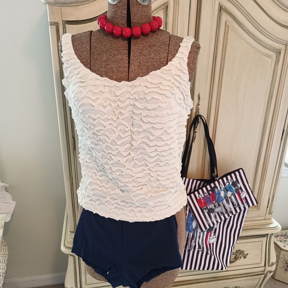 NOS ADORABLE " ELISABETH STEWART SWIMWEAR" RUFFLE! - Picture 5 of 16